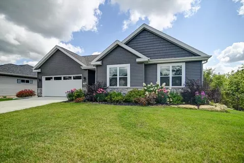 901 Brookview Trl, Mount Horeb, WI 53572