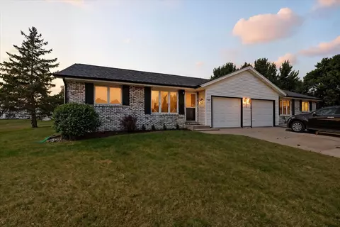 414 Keno Cir, Horicon, WI 53032
