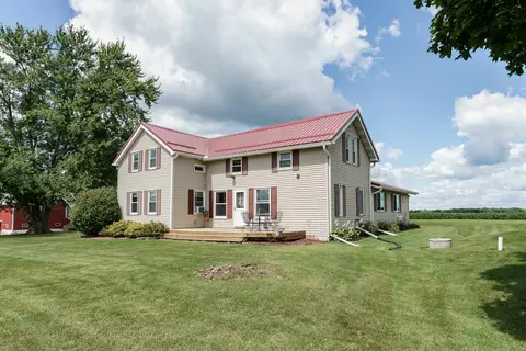 722 Maple Grove Rd, Edgerton, WI 53534