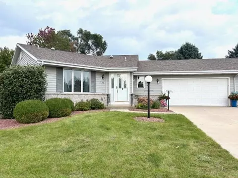 730 Nantucket Dr #9, Janesville, WI 53546