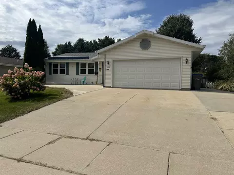 1404 Oak St, Watertown, WI 53098