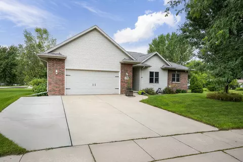 2100 Stone Crest Rd, Stoughton, WI 53589