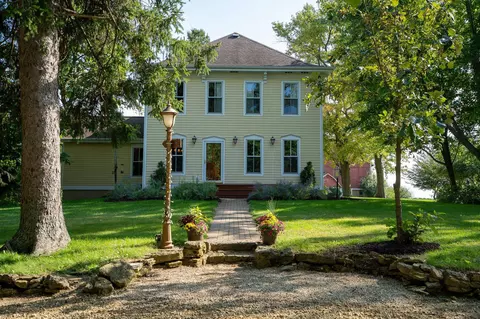 9185 Gem View Ln, Mount Horeb, WI 53572