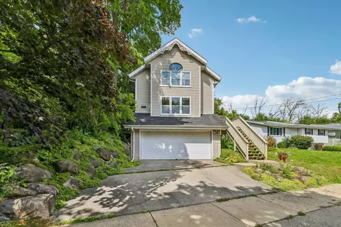 524 Park Ave, Deforest, WI 53532