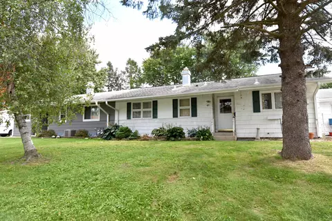 921 Pine St, Sun Prairie, WI 53590
