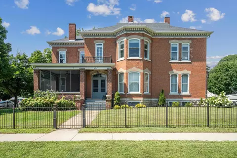 401 Frederick St, Cassville, WI 53806