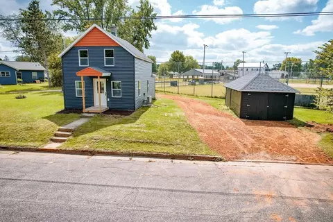 147 Honeyaire St, Lyndon Station, WI 53944
