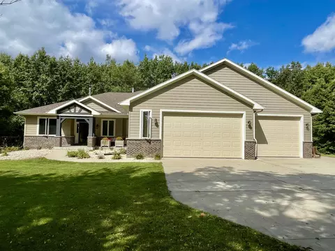 9426 N Raven Ct, Milton, WI 53563