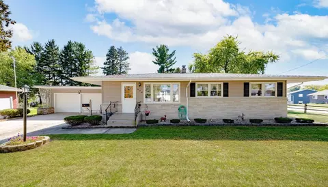 426 W Plymouth St, Jefferson, WI 53549