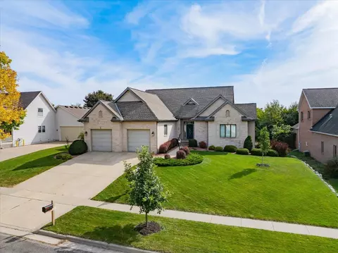 725 S 2nd St, Mount Horeb, WI 53572