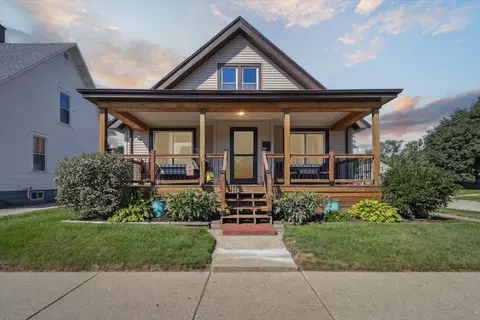 629 Eisenhower Ave, Janesville, WI 53545
