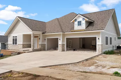 2316 Lonnie Ln, Sun Prairie, WI 53590