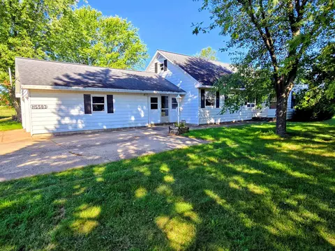 n5583 County Road West, Princeton, WI 54968