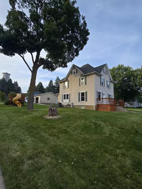 343 N Lewis St, Columbus, WI 53925