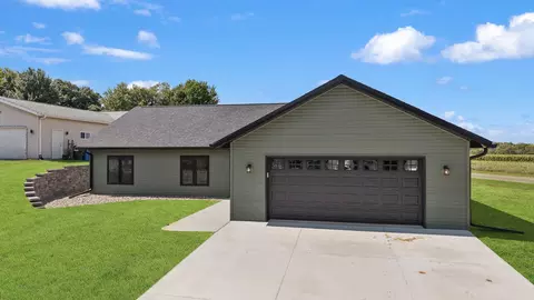 2428 Wild Rose Ct, Portage, WI 53901