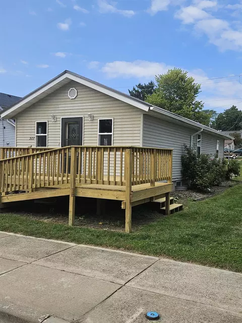 307 E Front St, Wauzeka, WI 53826