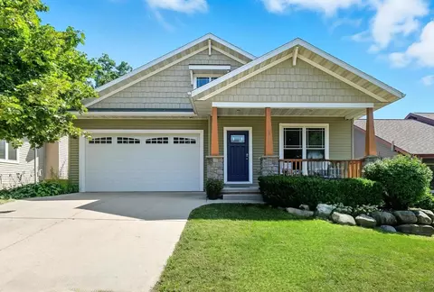 1717 Legacy Ln, Madison, WI 53719