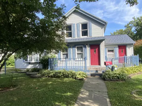 284 E Main St, Evansville, WI 53536