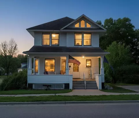 506 W State St, Mauston, WI 53948