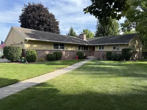 1622 Ruger Ave, Janesville, WI 53546