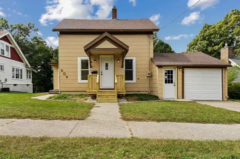 609 N Walnut St, Reedsburg, WI 53959
