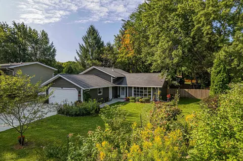 2805 Florann Dr, Fitchburg, WI 53711