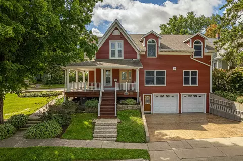 110 Maiden St, Mineral Point, WI 53565