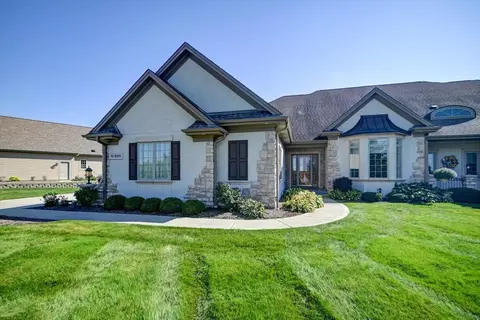 n35w23701 Auburn Ct #1, Pewaukee, WI 53072