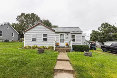 210 S Linn St, Dodgeville, WI 53533