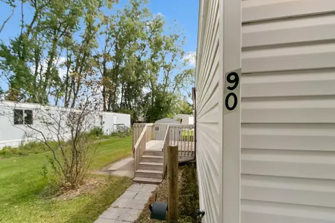 90 Wauona Trl, Portage, WI 53901