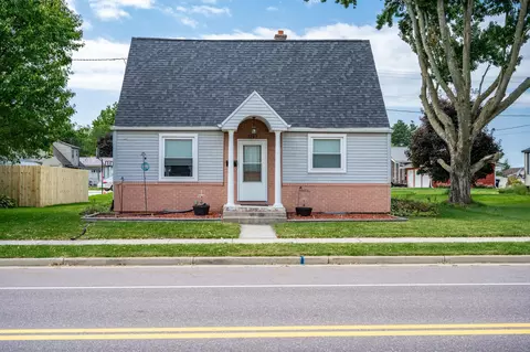 1207 Academy St, Elroy, WI 53929