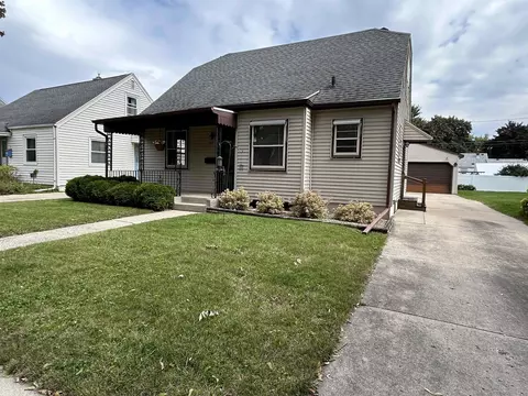 37 S Fremont St, Janesville, WI 53545