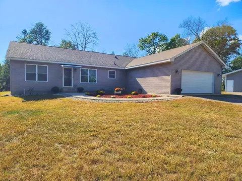 1337 Chicago Ct, Friendship, WI 53934