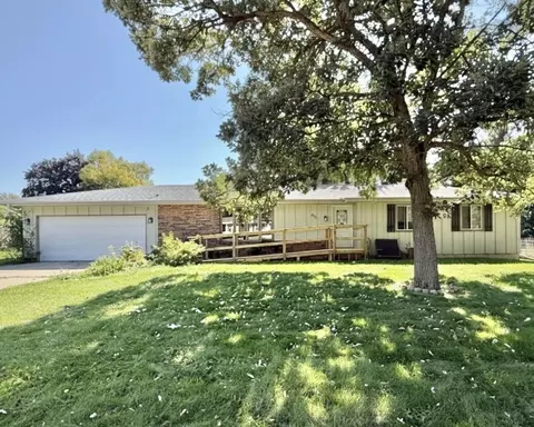 652 Sussex Dr, Janesville, WI 53546