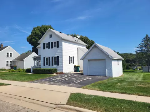 1206 2nd St, New Glarus, WI 53574