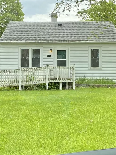 1347 Mckinley Ave, Beloit, WI 53511