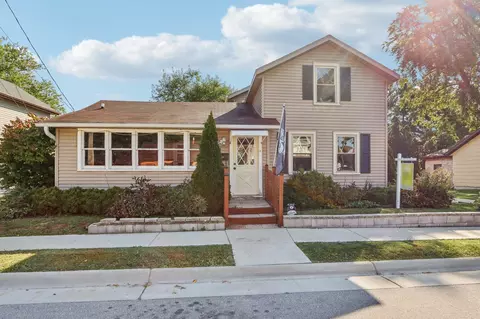 1221 S Third St, Watertown, WI 53094
