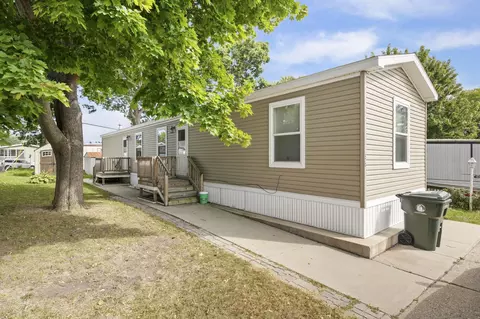 470 Warbler Ln, Madison, WI 53704