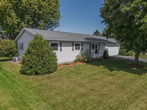 1550 Locust Ln, Prairie Du Sac, WI 53578