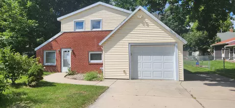 14 N John St, Mazomanie, WI 53560