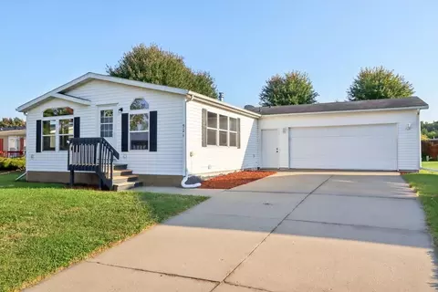 521 Red Spruce Ave, Baraboo, WI 53913