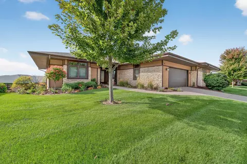 34 Hawks Landing Cir, Verona, WI 53593