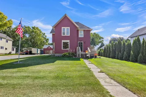 222 W Oak Grove St, Juneau, WI 53039