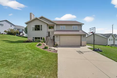 612 Trotter Dr, Mount Horeb, WI 53572
