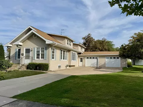 560 11th St, Fennimore, WI 53809