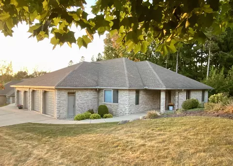 1222 W Sherman Ave #P, Fort Atkinson, WI 53538