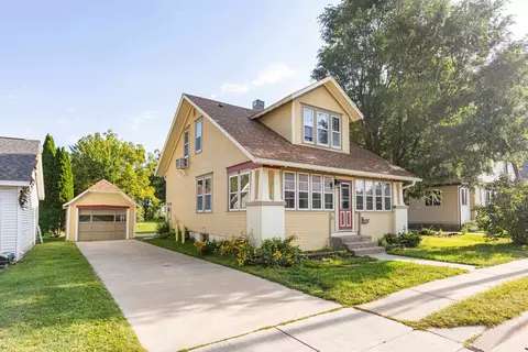 40 Lewis St, Platteville, WI 53818