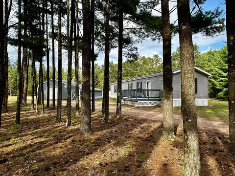 1068 10th Ave, Hancock, WI 54943