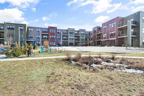 107 Sutherland Ct #222, Madison, WI 53704