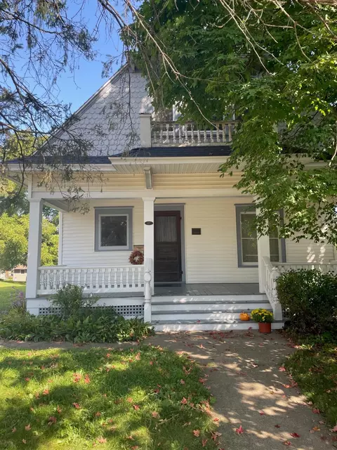 327 Doty St, Mineral Point, WI 53565